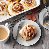 Cinnamon Rolls with Cookie Butter Filling_image