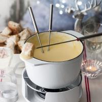 Kirsch Cheese Fondue Recipe_image