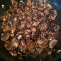 Mushrooms With Bacon and Onion in Red Wine Reduction_image