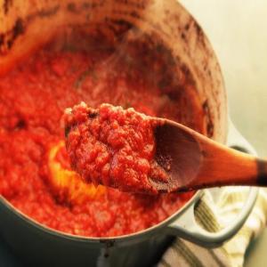 The Best Slow-Cooked Tomato Sauce_image