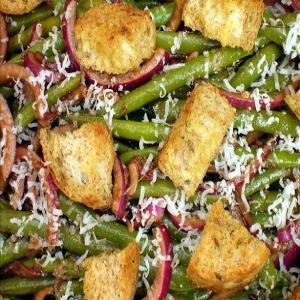 Balsamic Green Bean & Red Onion Salad W/ Multigrain Croutons_image