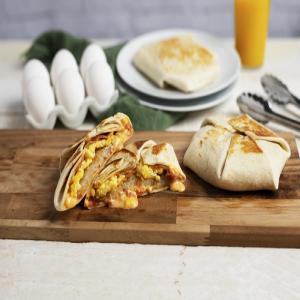 Crunchy Breakfast Queso Wraps_image