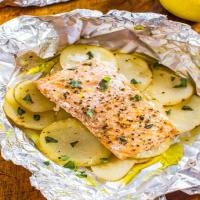 EASY SALMON AND POTATO FOIL PACKETS Recipe - (4.2/5)_image