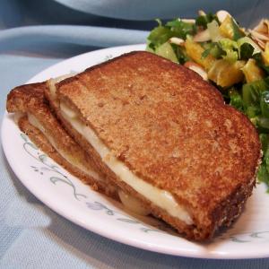 Fruity Grilled Cheese Sandwich_image