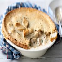 Chicken and mushroom pie with shortcrust pastry_image