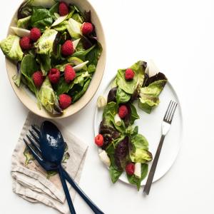 Cote D'azur Fruit and Greens Salad With Honey Lemon Dressing_image