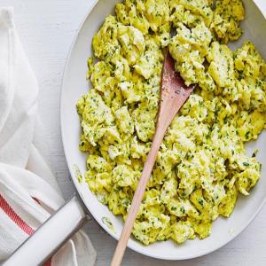 Scrambled Eggs with Herbs_image