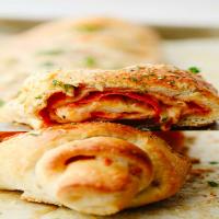 Quick and Easy Pepperoni Rolls_image