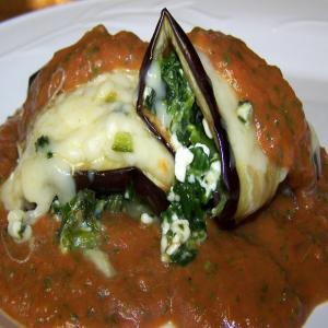 Eggplant Roll-Ups With Roasted Tomato Sauce_image