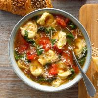 Spinach and Tortellini Soup image