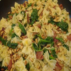 Spinach, Bacon and Pine Nut Pasta_image