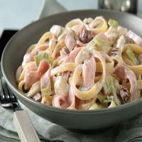 Pasta Tossed with Blue Cheese Sauce_image
