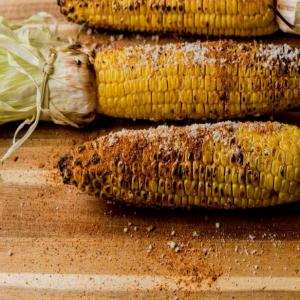 Grilled Corn with Cheesy Taco-Spiced Butter_image