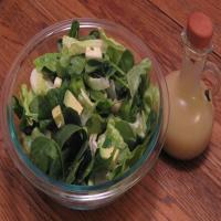 Gr8 Green Salad With Lemon, Garlic Vinaigrette_image
