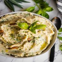 Garlic Herb Mashed Potatoes_image