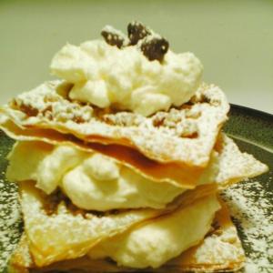 Phyllo Tortes With Honey Cream_image