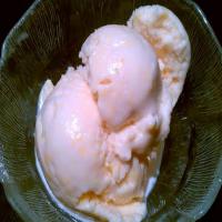 Homemade Peach Ice Cream_image