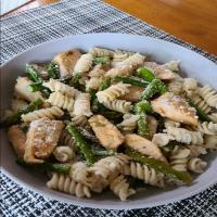 Asparagus, Chicken and Penne Pasta_image