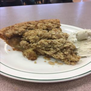 Deep-Dish Apple Pie with Crumble Topping_image