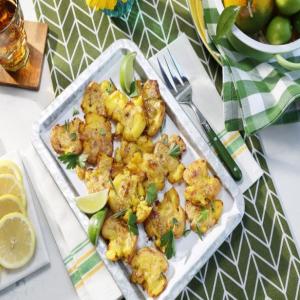 Crispy Smashed Potatoes with Lime-Infused Oil_image