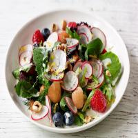 Berry Spinach Salad With Toasted Hazelnuts_image