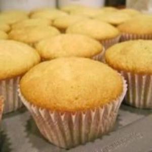 Vanilla Cupcakes_image