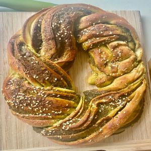 Braided Bread with Pesto_image