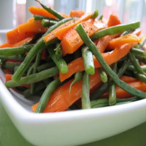 Easy Buttered Green Beans and Carrot Sticks_image