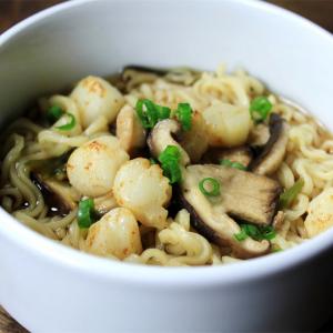 Authentic Japanese Scallop Soup with Ramen Noodles_image