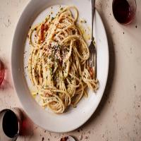 Midnight Pasta With Roasted Garlic, Olive Oil and Chile image
