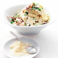 Pasta with Prosciutto and Peas image