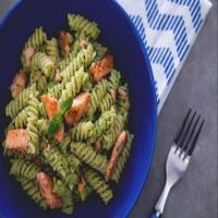 Fusilli with zucchini pesto and salmon_image