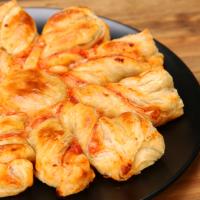Pizza Puff Pastry Twists Recipe by Tasty image