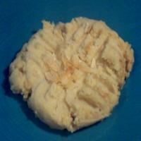 Macadamia Nut Crisps image
