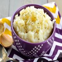 Simple Garlic Mashed Potatoes image