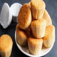 Basic Vanilla Cupcakes Recipe - (4/5)_image
