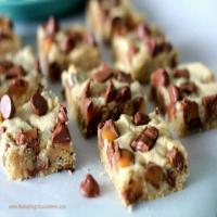 Snazzy Butterfinger Caramel Cookie Bars_image