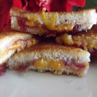 Farmhouse Cheddar Cheese and Cranberry Croque Monsieur Toasties_image