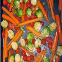 Roasted Brussel sprouts,Tomato,Carrots & Garlic_image