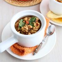 Barley Stew Recipe with Caramelized Onions, White Beans & Spinach_image