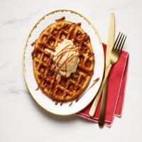 Eggnog Waffles a la Mode_image
