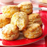 Flaky Cheddar-Chive Biscuits_image