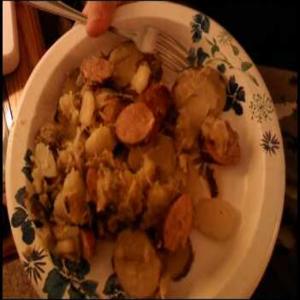 Sauerkraut, sausage, greenbeans and fried potatoes_image