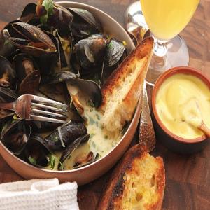The Best Moules Marinières (Sailor-Style Mussels) Recipe_image