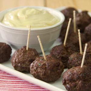 Snappy Cocktail Meatballs with Honey Mustard Sauce_image