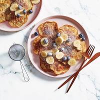 Banana Lover's Flourless Pancakes_image