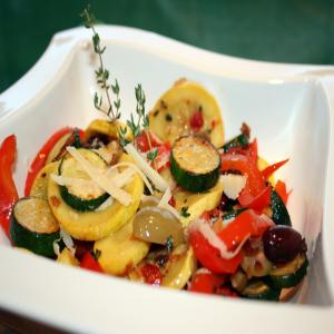 Vegetables With Olives and Sun-Dried Tomatoes_image