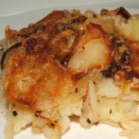 Boulangere Potatoes (Savoury Potato and Onion Bake)_image