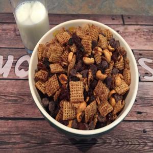 Gluten-Free Chex® Mix with Cinnamon and Pumpkin Spice_image