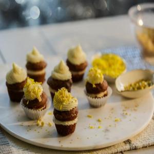 Spiced Gingerbread Mini Cupcakes_image